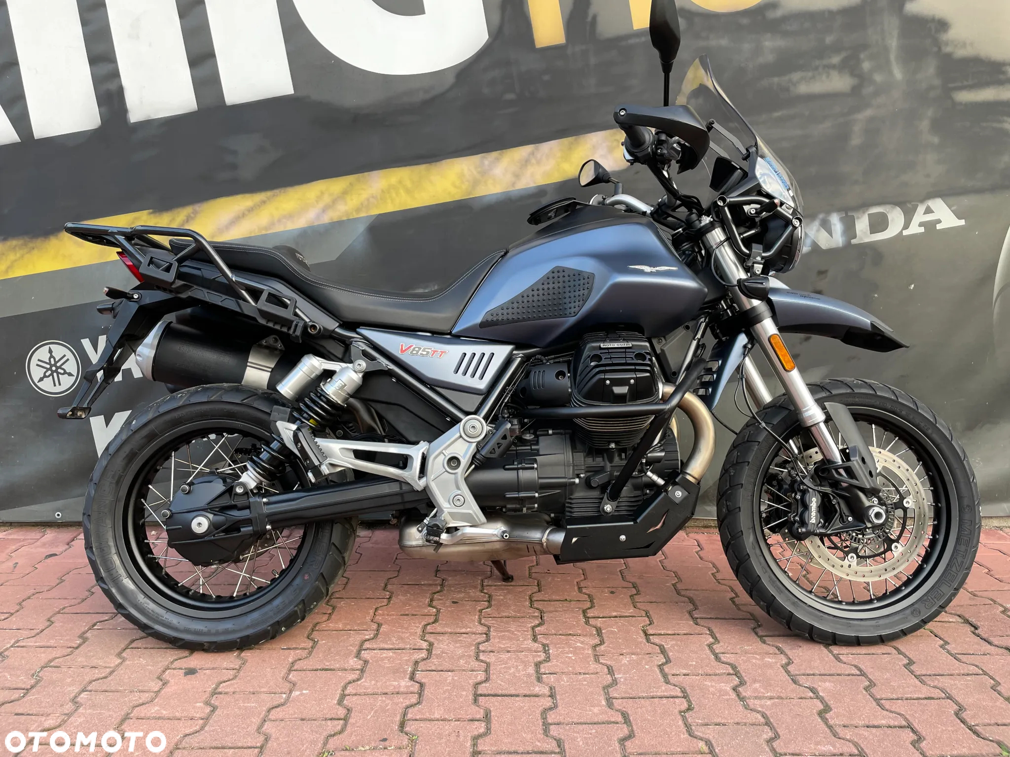 Moto Guzzi V85 - 2