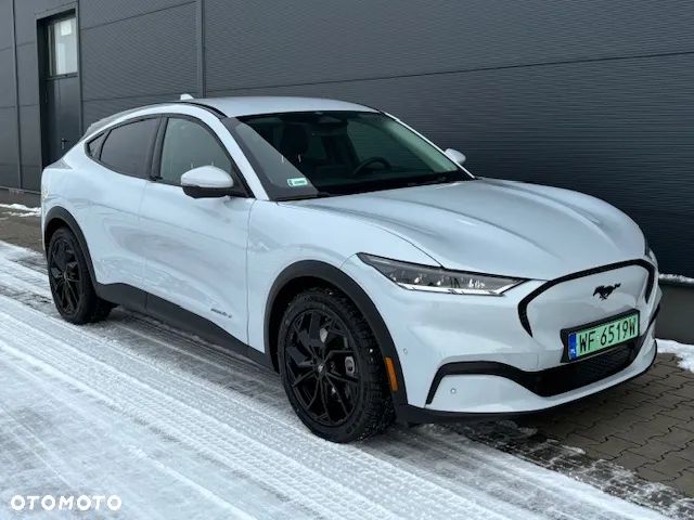 Ford Mustang Mach-E - 3