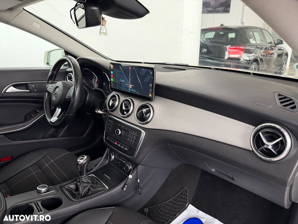 Mercedes-Benz CLA - 27