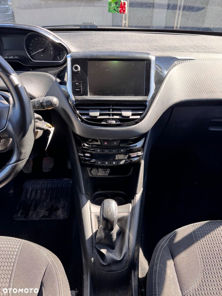 Peugeot 208 82 VTI Allure - 15