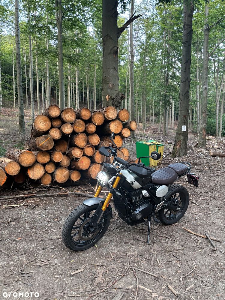 Triumph Scrambler - 1