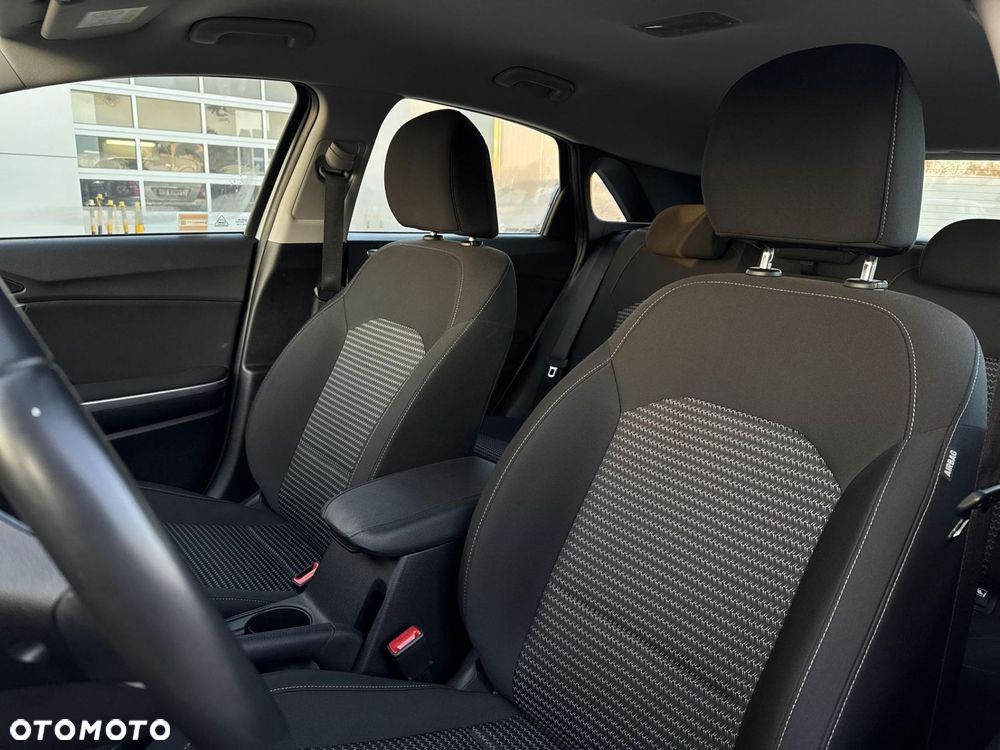 Kia Ceed 1.5 T-GDI M - 11