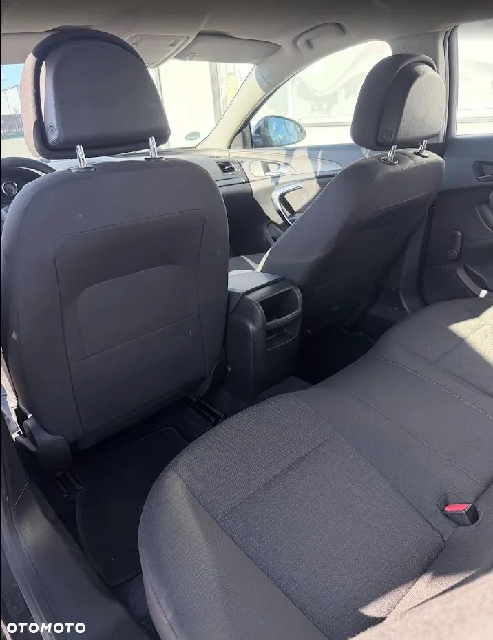 Opel Insignia 1.6 - 9