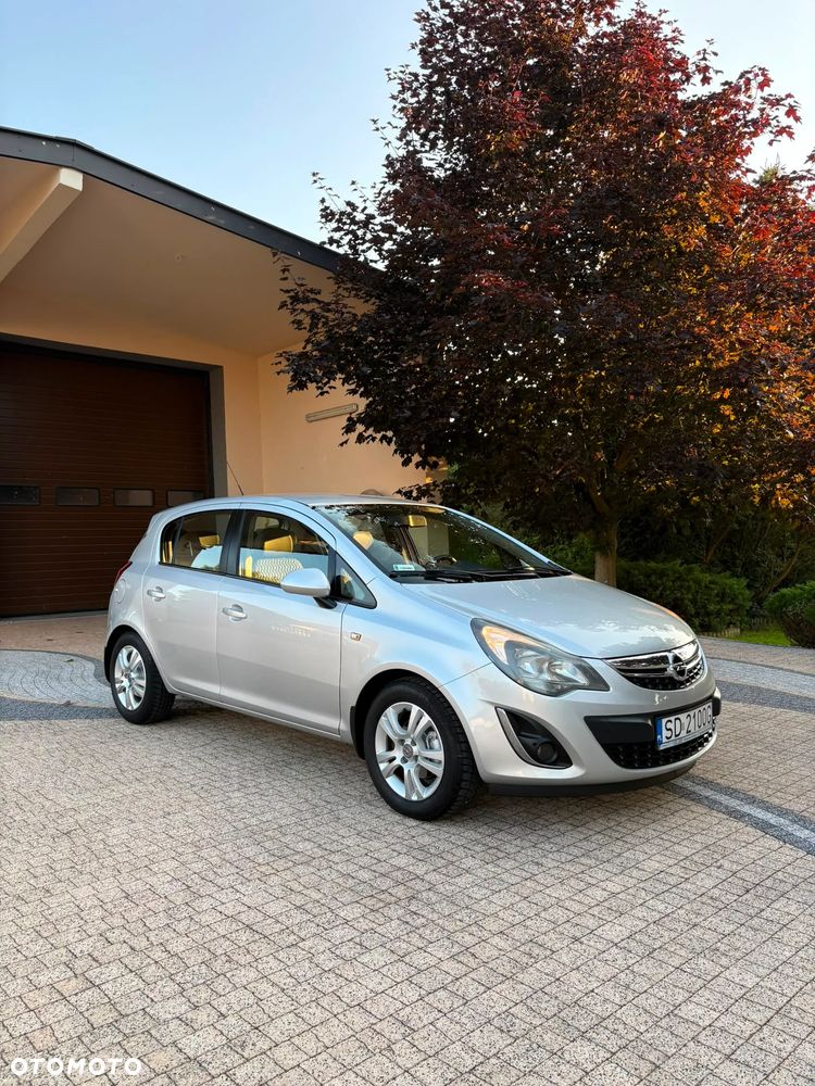 Opel Corsa 1.4 16V Cosmo - 1