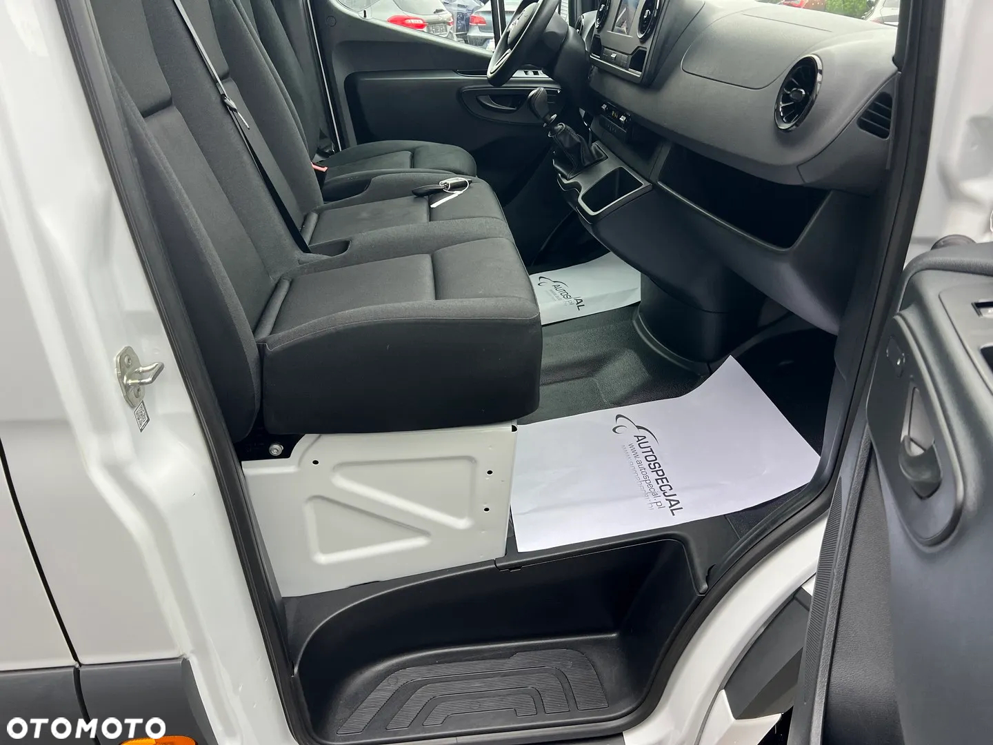 Mercedes-Benz Sprinter - 26