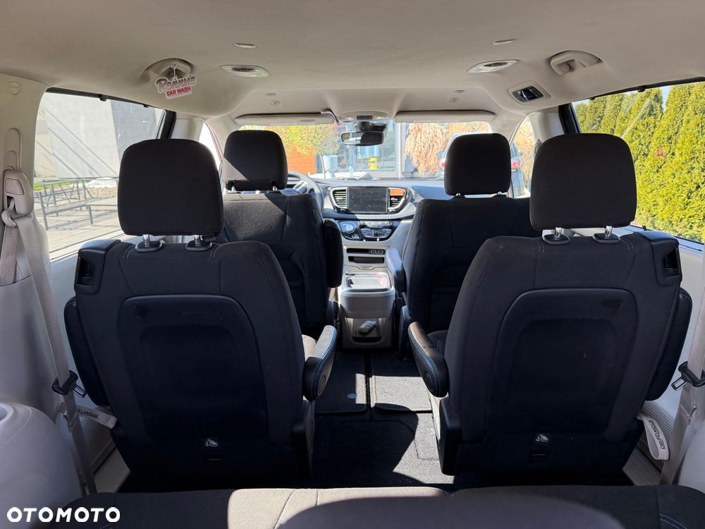 Chrysler Pacifica - 11