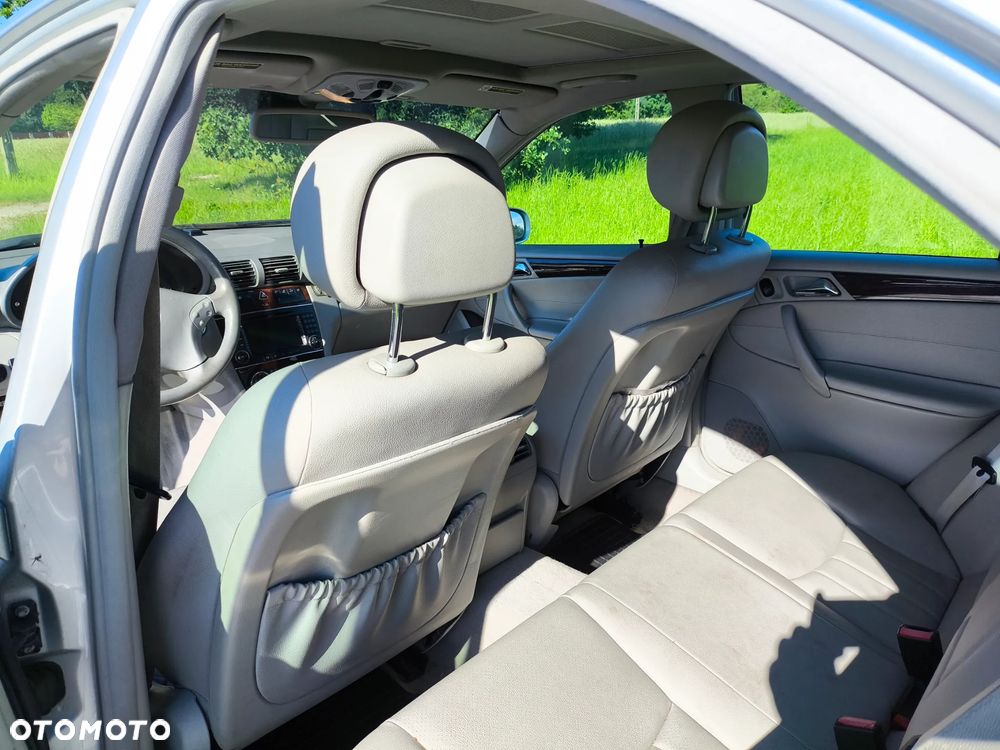 Mercedes-Benz Klasa C 280 Elegance 4-Matic - 11