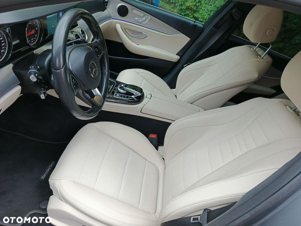 Mercedes-Benz Klasa E 220 d 9G-TRONIC - 27