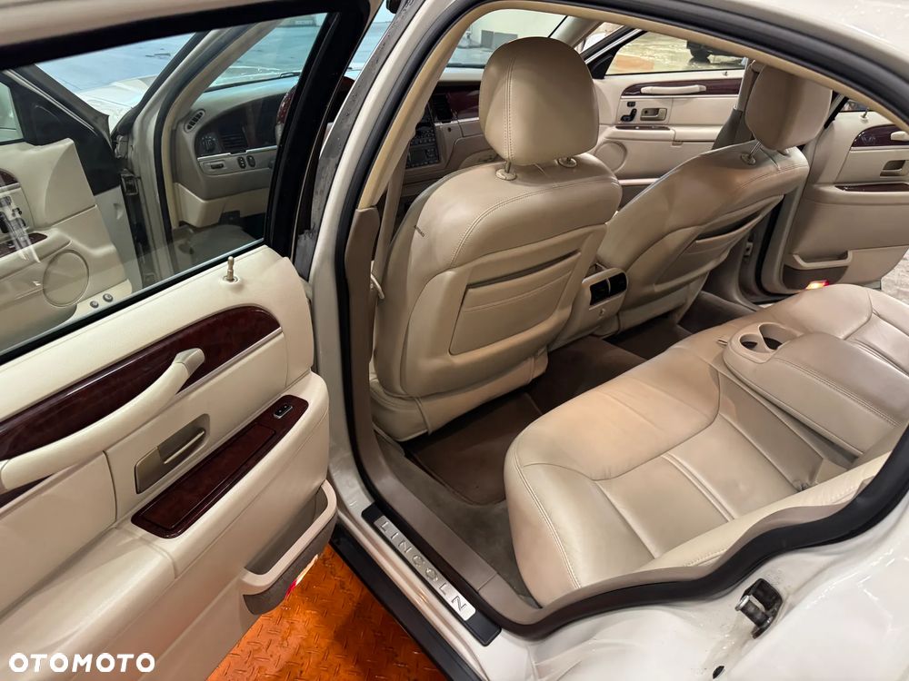 Lincoln Town Car 4.6 Signature - 25