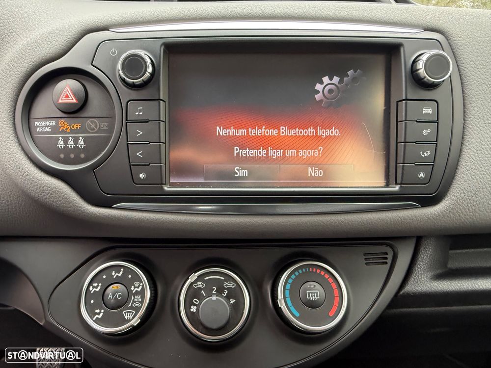 Toyota Yaris 1.0 VVT-i Comfort c/ Design-Pack - 20