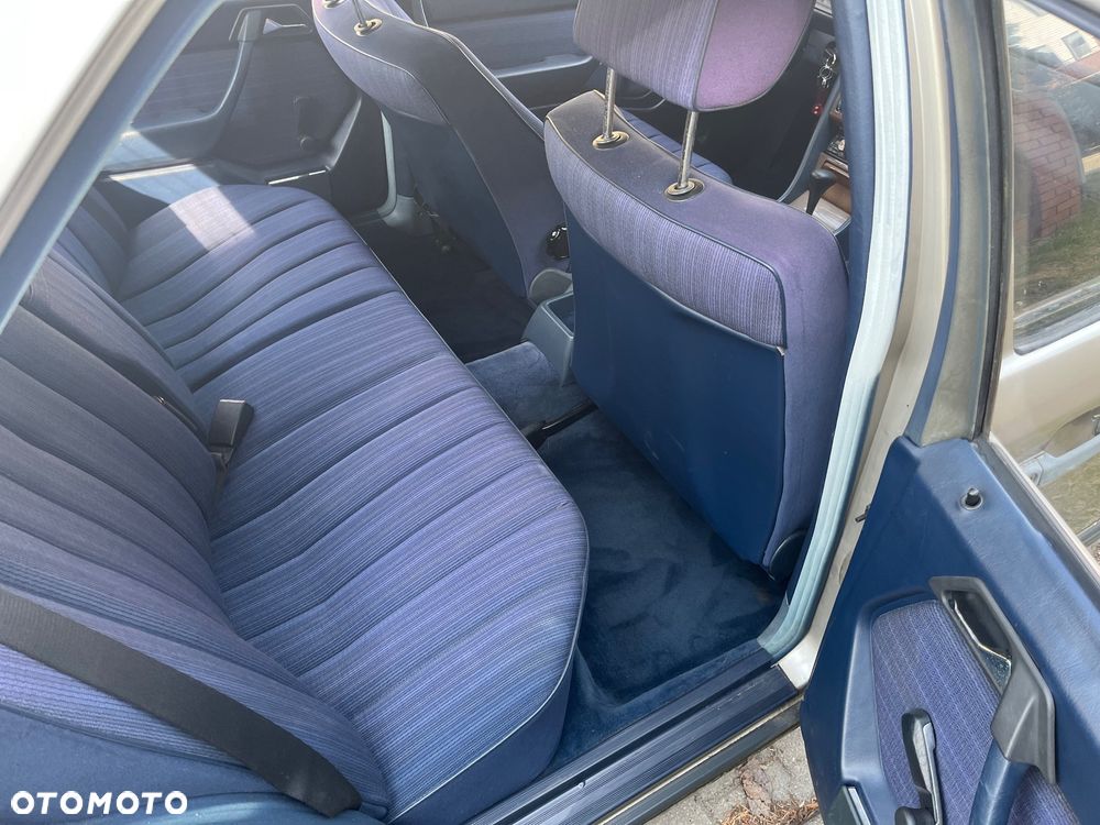 Mercedes-Benz Klasa E - 16