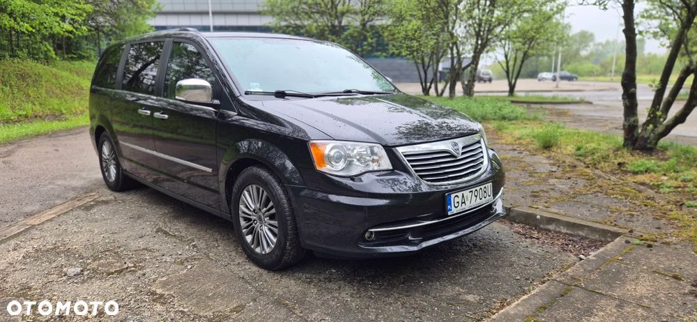 Lancia Voyager 2.8CRD Gold - 1