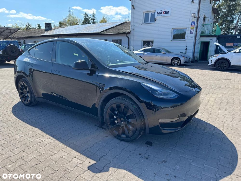 Tesla Model Y Long Range Dual Motor AWD - 1