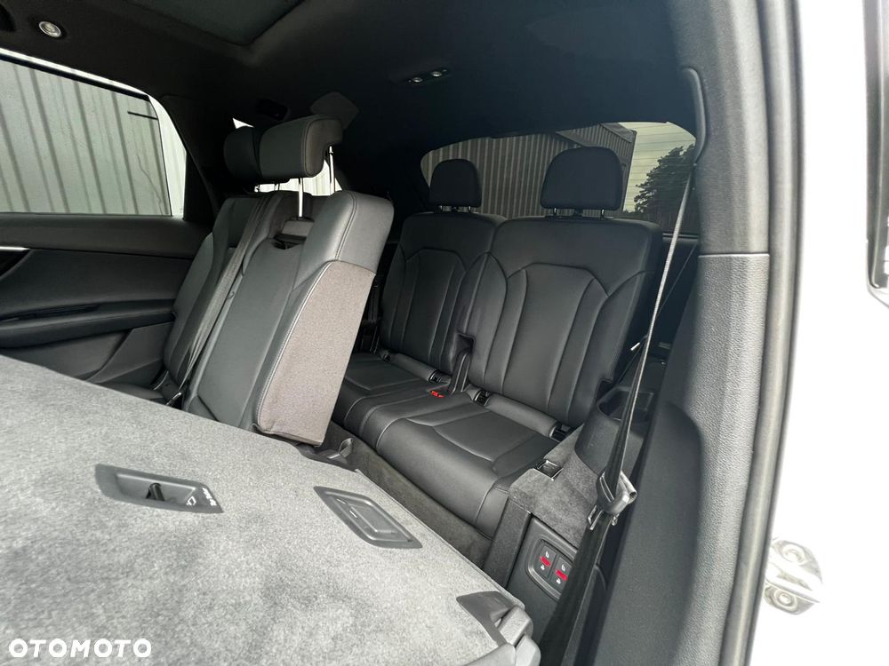 Audi Q7 55 TFSI quattro tiptronic - 16