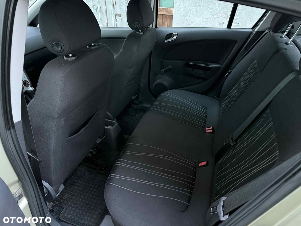 Opel Corsa 1.2 16V Enjoy - 10