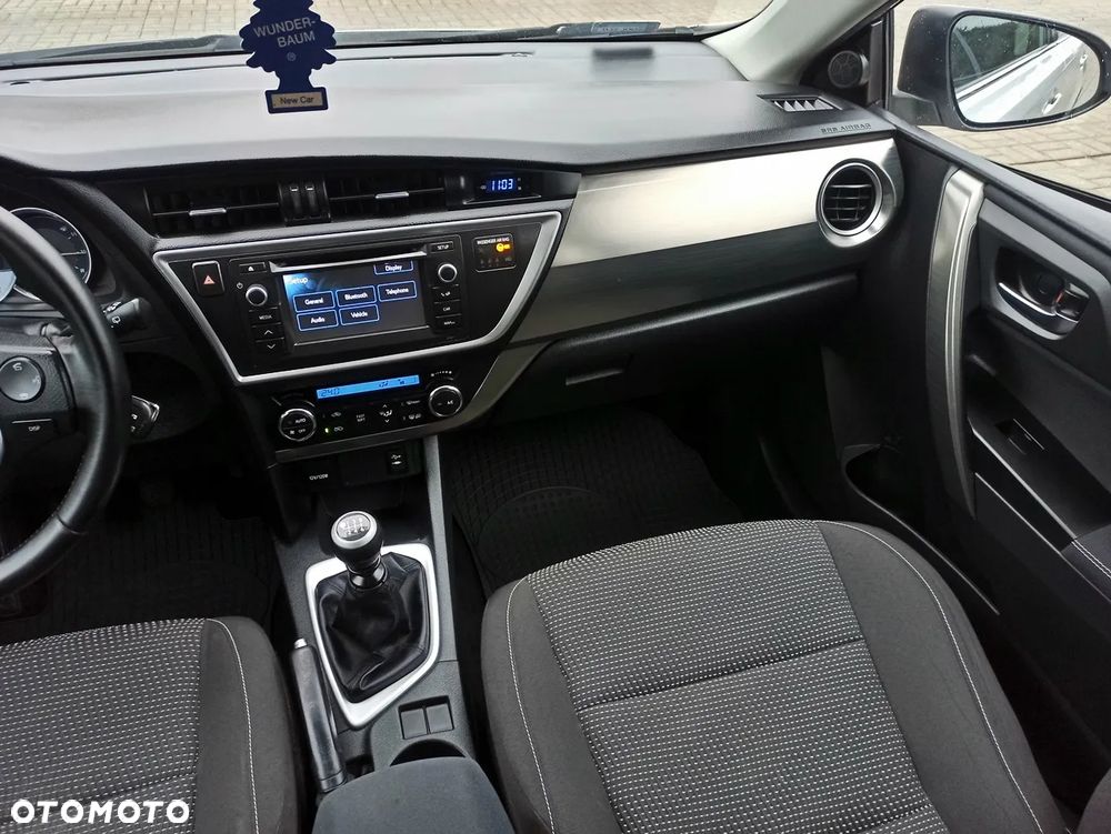 Toyota Auris 1.4 D-4D Business Edition - 18