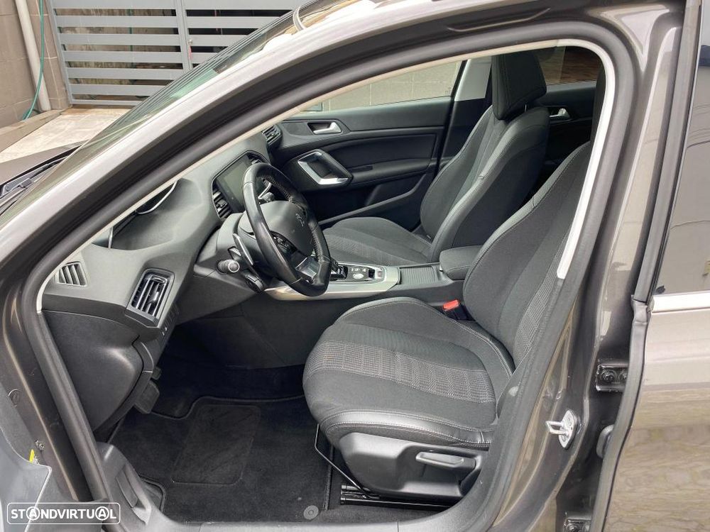 Peugeot 308 SW PureTech 130 GPF EAT8 Stop & Start Allure Business-Pack - 12