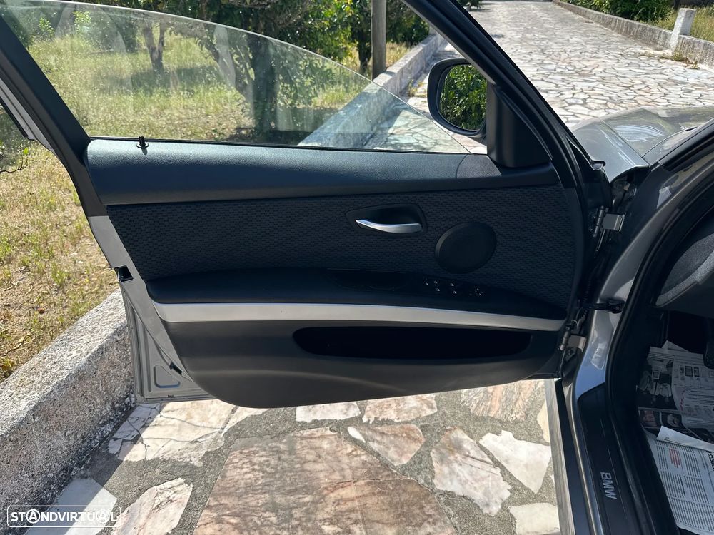 BMW 318 d Navigation - 15