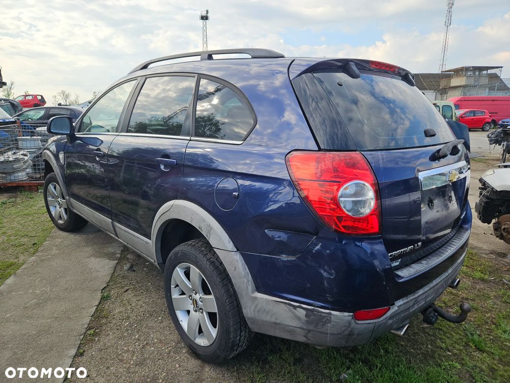 Chevrolet Captiva C100 2,4 benzyna 100kW 136KM 2007r lak. 47U skóry hak - 1