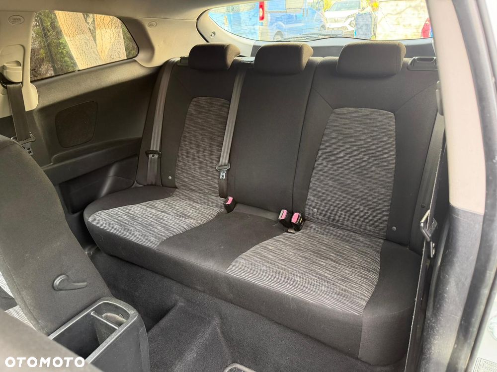 Kia Ceed 1.4 L - 14