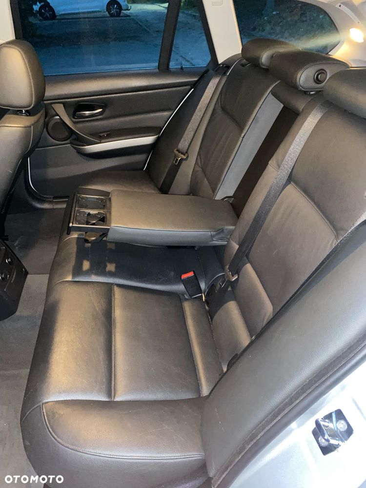 BMW Seria 3 325i - 29