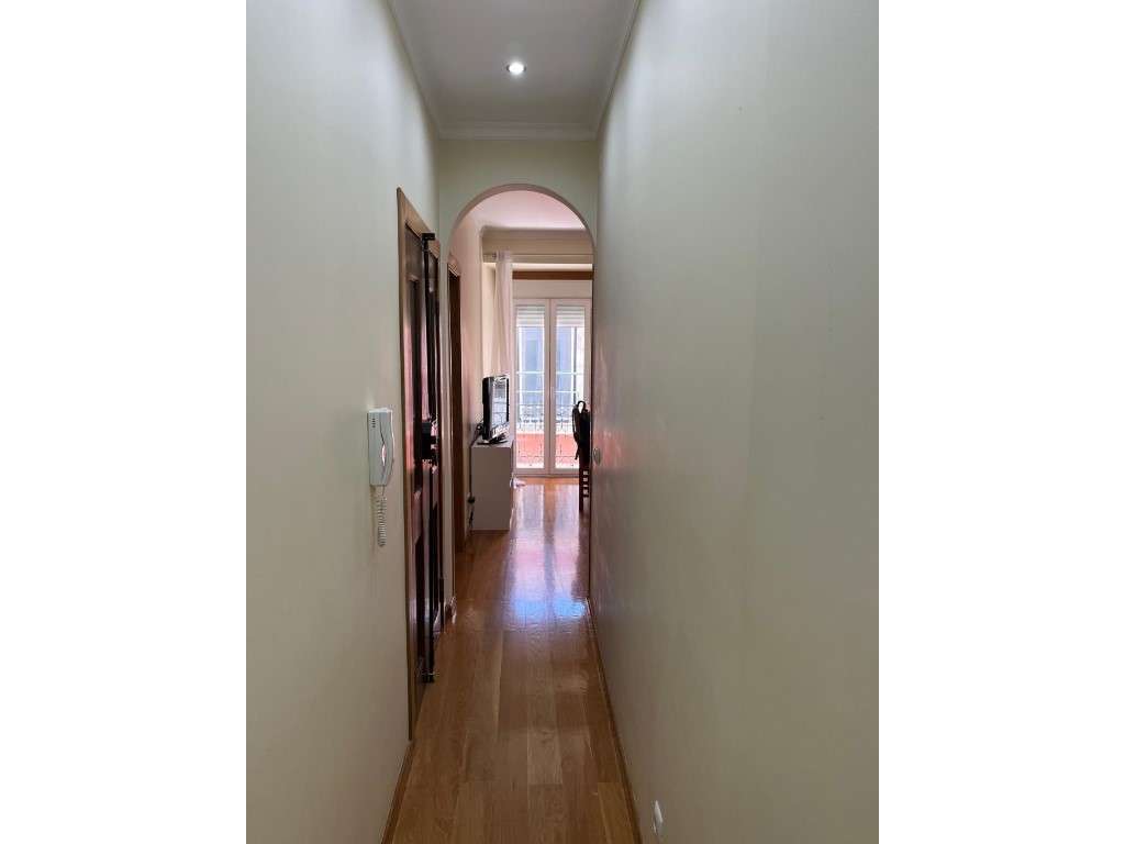 Apartamento T3 Renovado em Santos, Lisboa - Grande imagem: 3/11