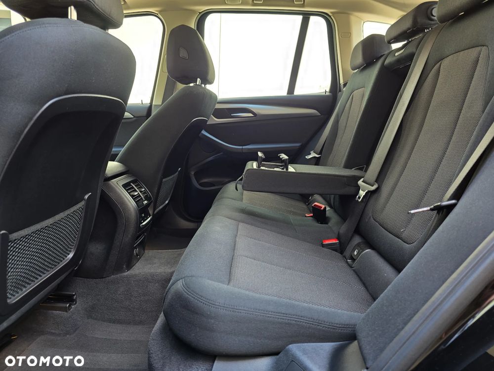 BMW X3 xDrive20d MHEV Advantage - 28