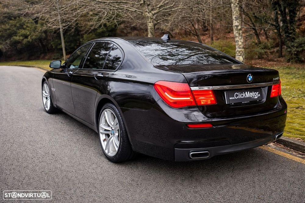 BMW 740 d Pack M - 18