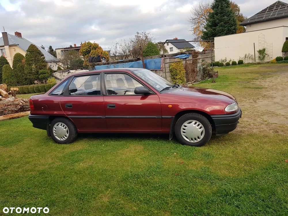 Opel Astra 1.4 GL - 3