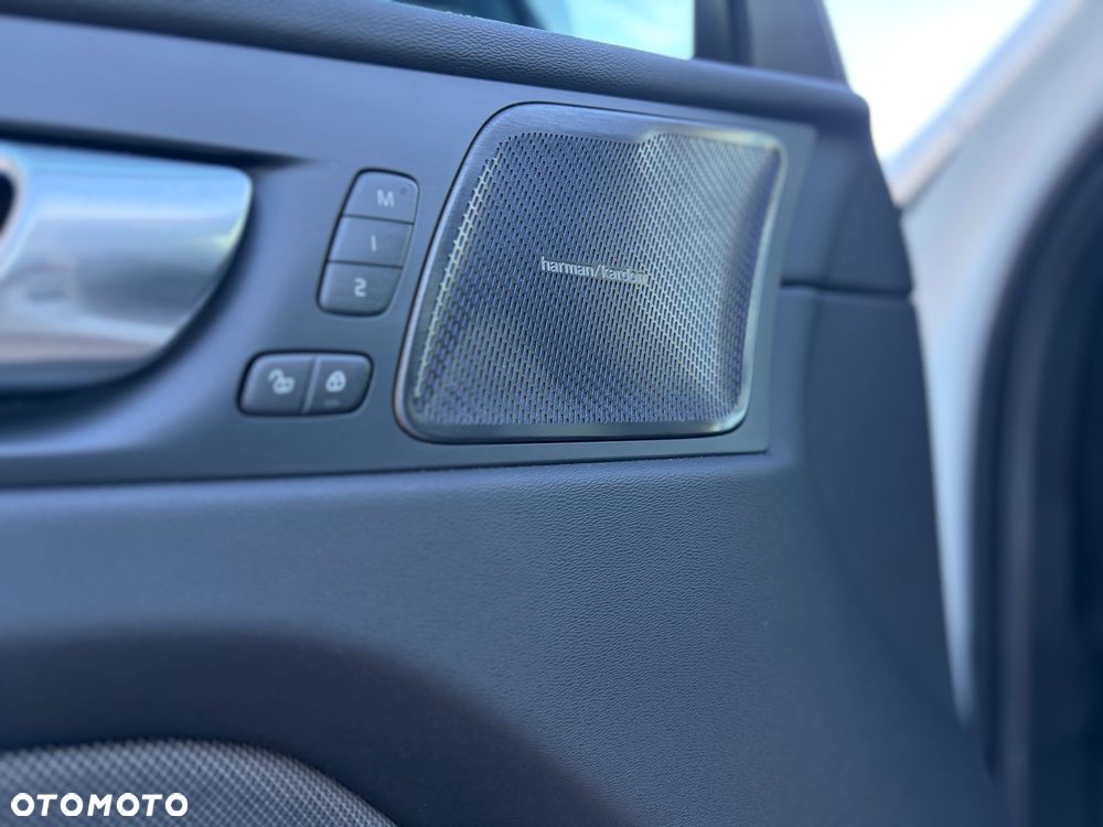 Volvo XC 60 - 25