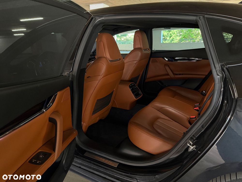 Maserati Quattroporte GranSport S - 14