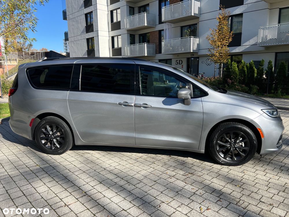 Chrysler Pacifica - 5