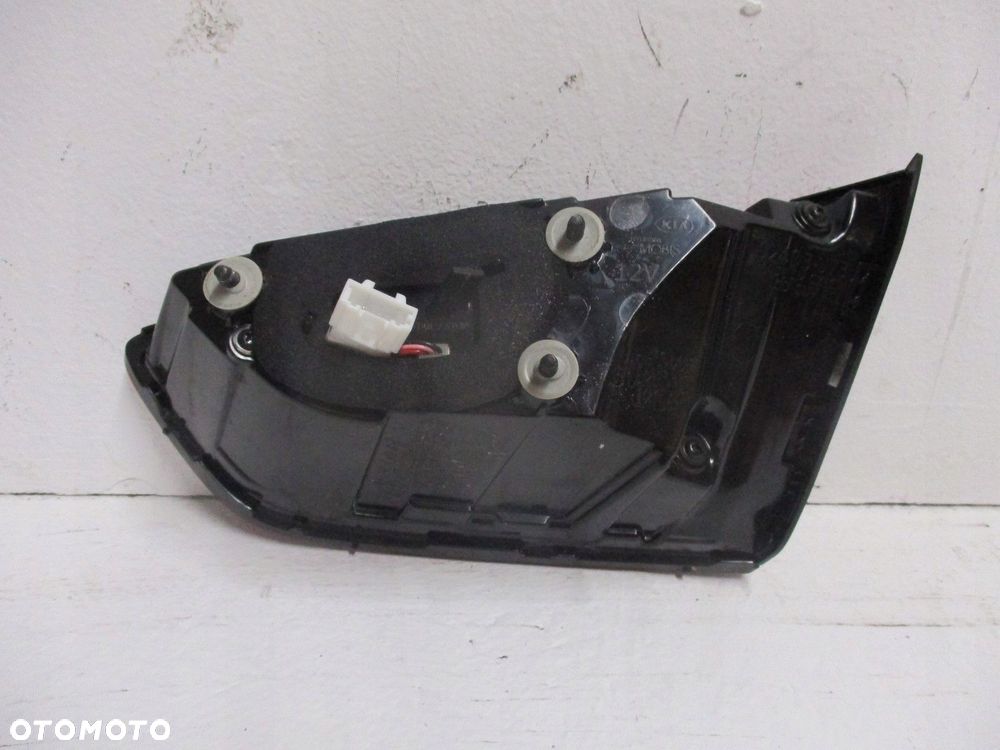 Lampa Kia X-CEED 92403-J7350 LEWA - 3