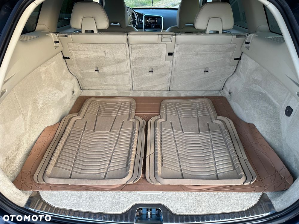 Volvo XC 60 T5 Drive-E Momentum - 32