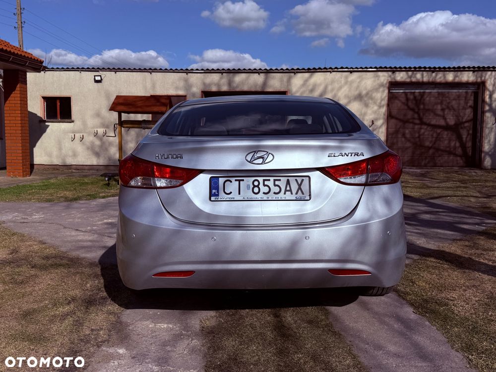 Hyundai Elantra 1.6 Comfort - 6