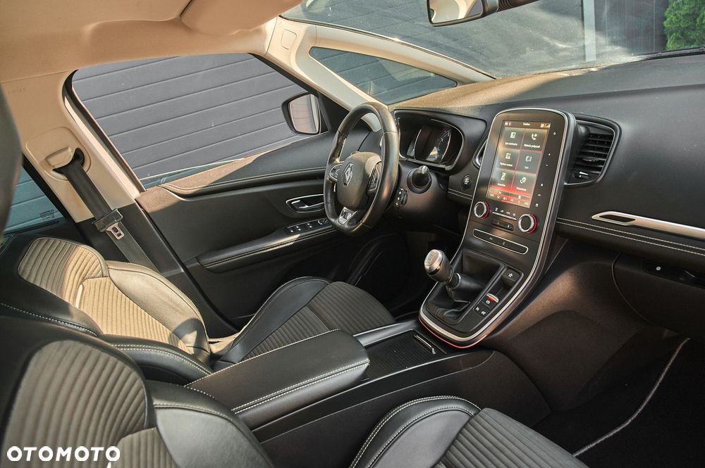 Renault Grand Scenic - 40