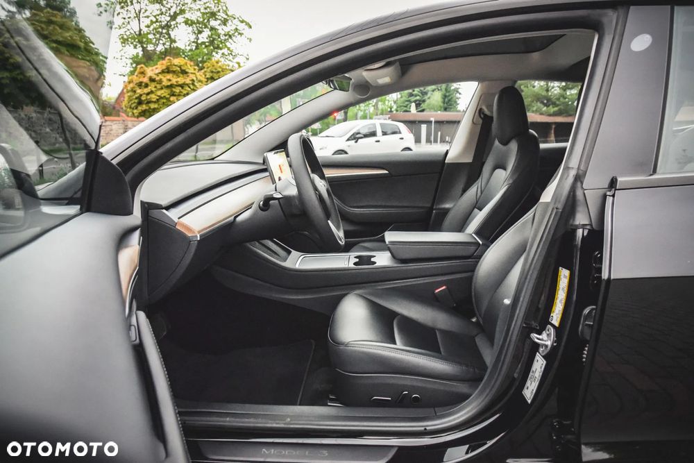 Tesla Model 3 Standard Range Plus - 22