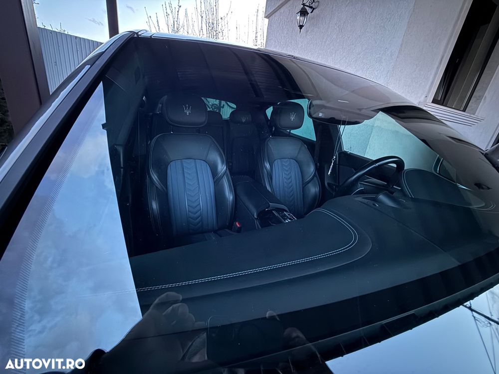 Maserati Levante - 12