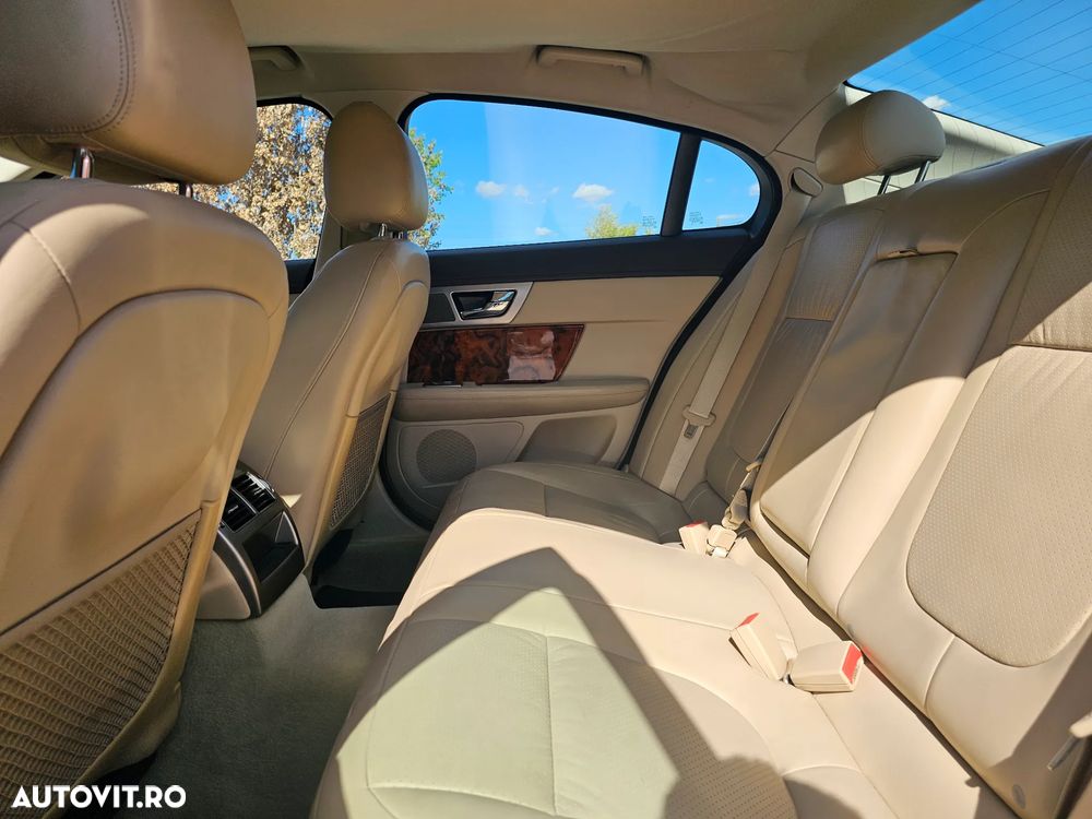 Jaguar XF 3.0 Premium Luxury Aut - 7