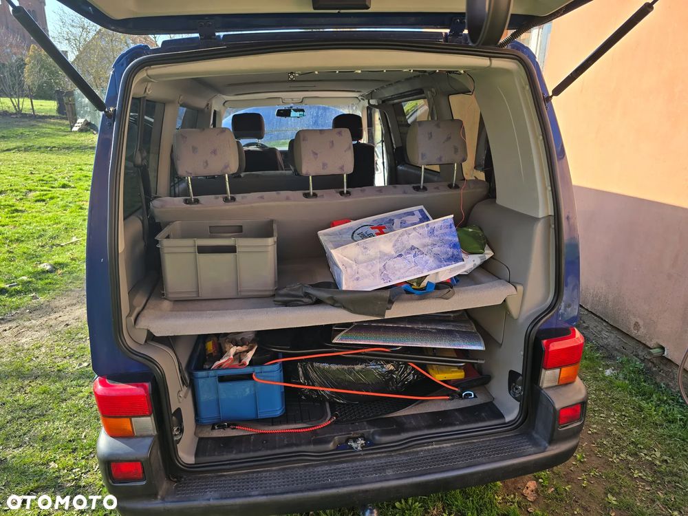 Volkswagen Caravelle Basis / CL - 18