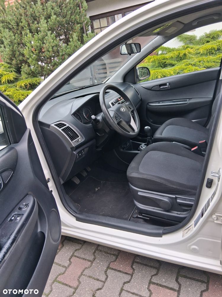 Hyundai i20 1.1 CRDi Comfort - 10