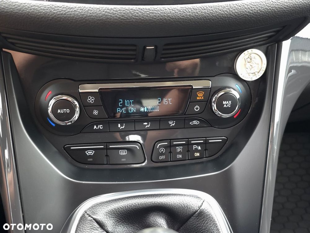 Ford Kuga 2.0 TDCi FWD Titanium - 23