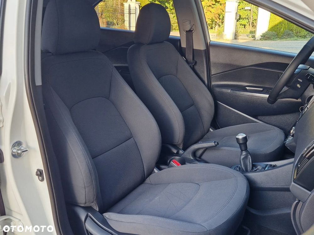 Kia Rio 1.2 Fifa World Cup Edition - 21