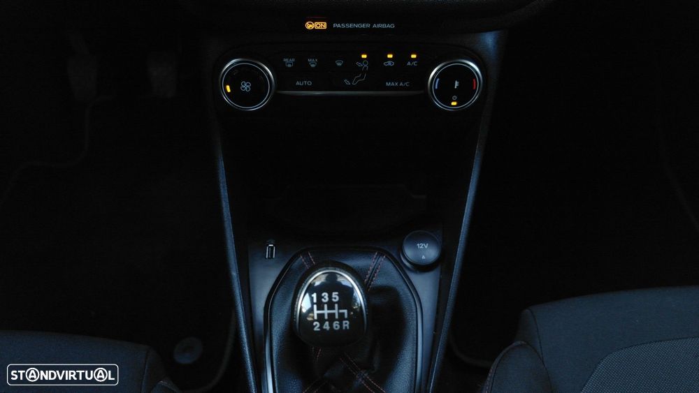 Ford Fiesta 1.0 EcoBoost ST-Line - 23
