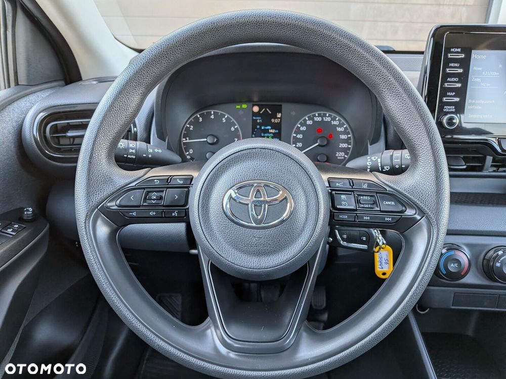 Toyota Yaris - 30