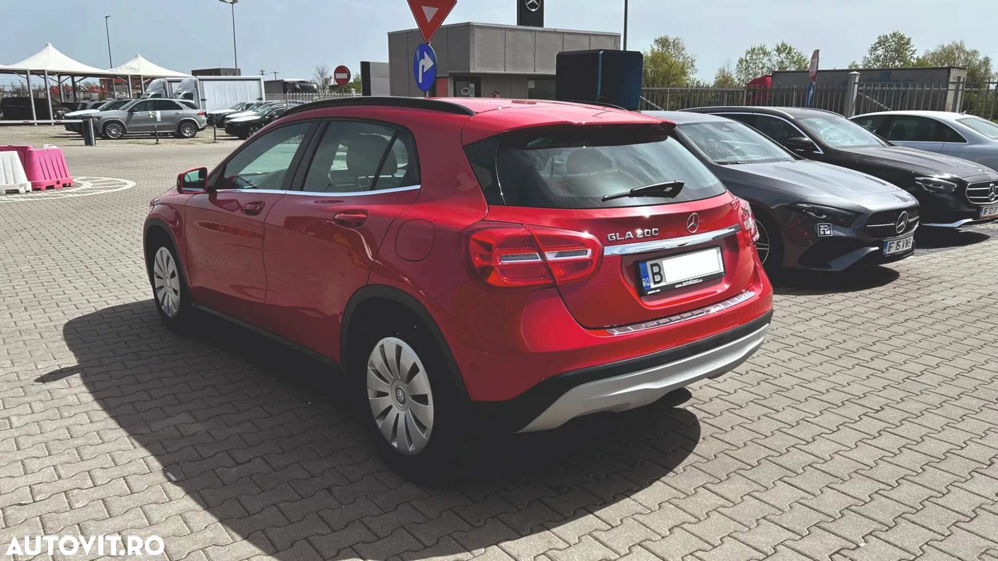 Mercedes-Benz GLA - 7