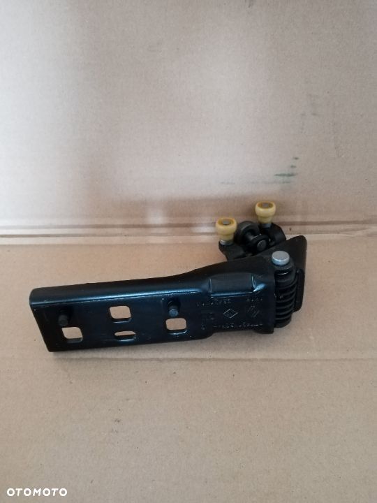 Rolka drzwi lewych przesownych Trafic III Opel Vivaro II RENAULT  93451714 - 2