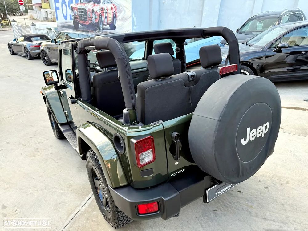 Jeep Wrangler 2.8 CRD ATX Sport - 41