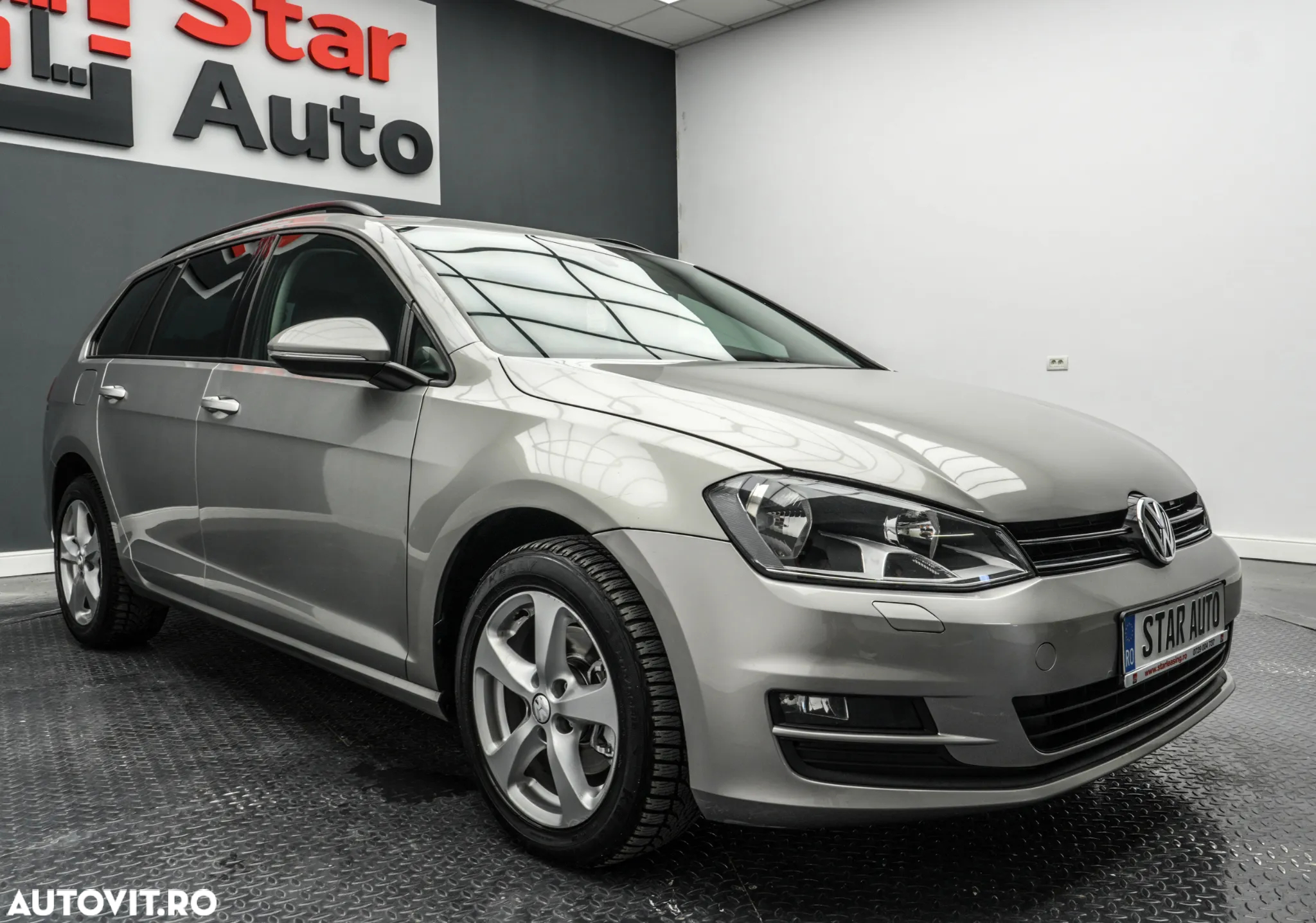 Volkswagen Golf 1.6 TDI DPF DSG Trendline - 3
