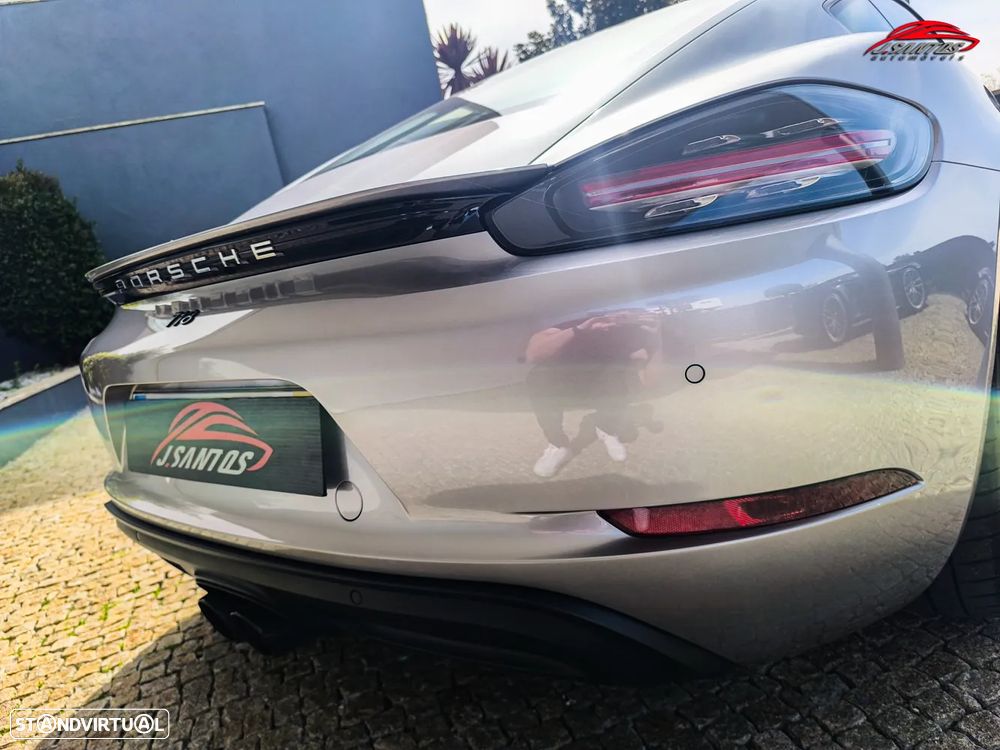 Porsche 718 Cayman - 17